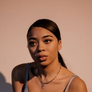 Meet your Posher, Cass